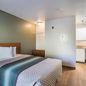 Studio One Queen Bed Non-Smoking